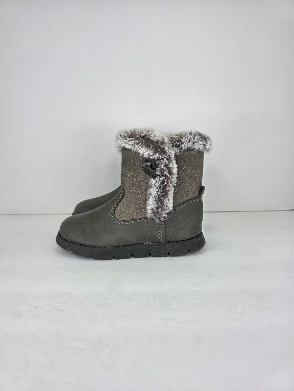 NWT Girls Oshkosh B'gosh Gray Faux Fur Lined Winter Boots Toddler's Size 9M